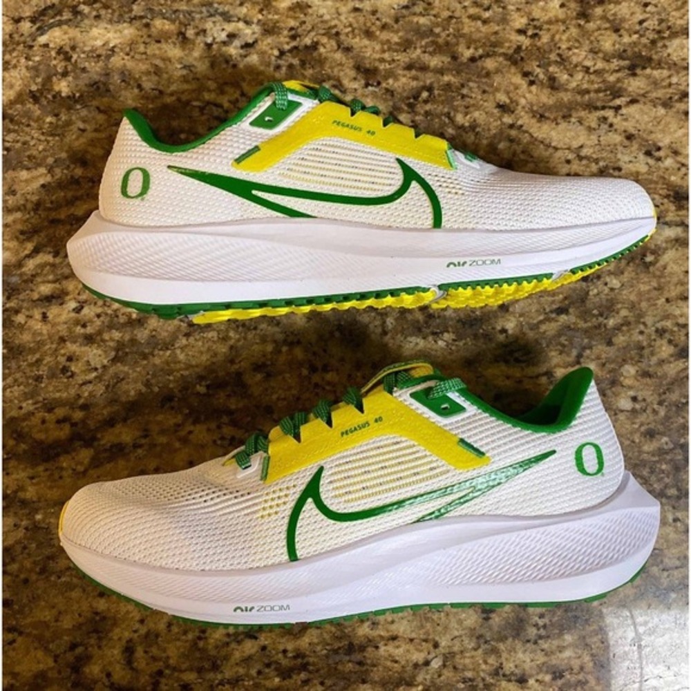 Men's Size 10 Nike Zoom Pegasus 40 Oregon Ducks Running Shoes DZ5979-100 NEW
